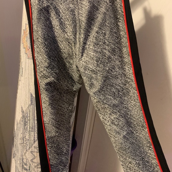 Express Leggings - Picture 6 of 6